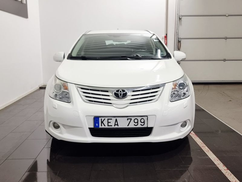 Toyota Avensis bild 3