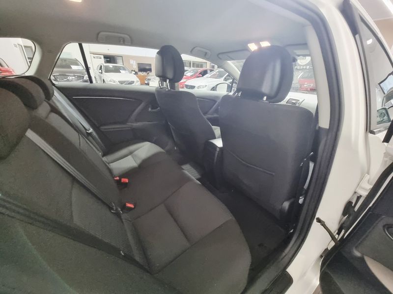 Toyota Avensis bild 23