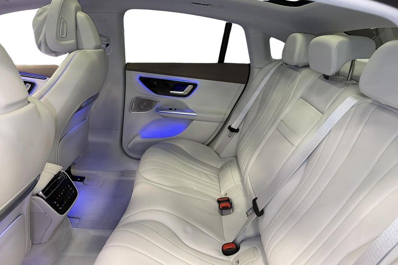 Mercedes EQE350+ bild 10
