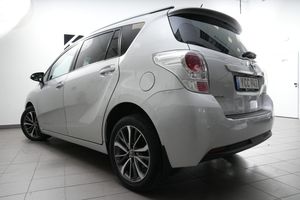 Toyota Verso bild 8