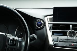 Lexus NX bild 17