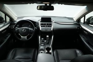 Lexus NX bild 15