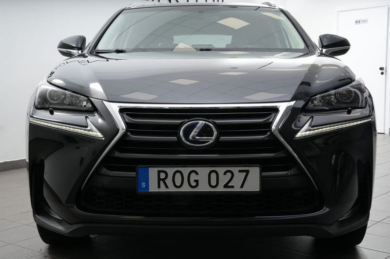 Lexus NX bild 7