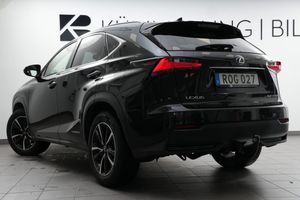 Lexus NX bild 8
