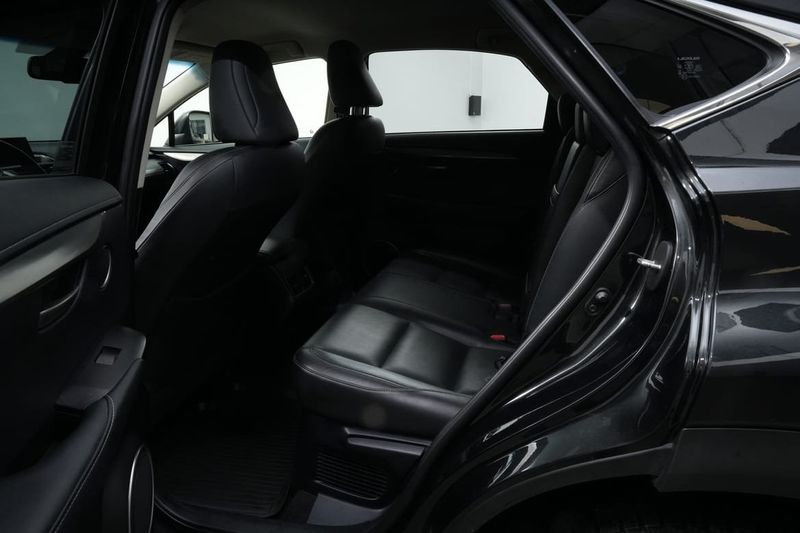 Lexus NX bild 14