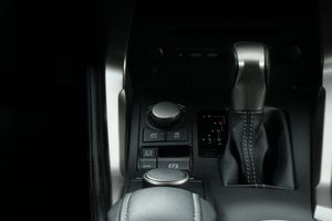 Lexus NX bild 16