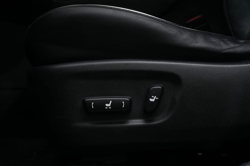 Lexus NX bild 12