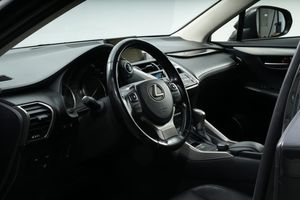 Lexus NX bild 13
