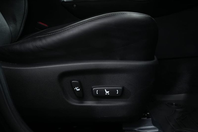 Lexus NX bild 19