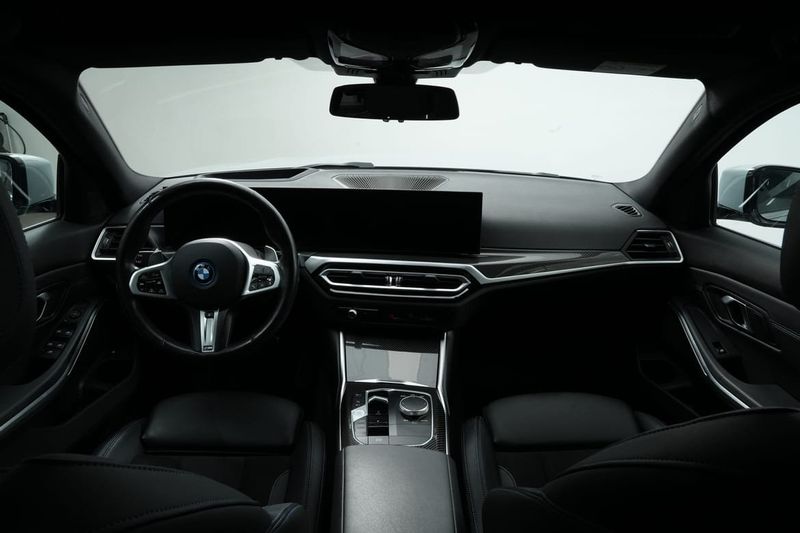 BMW 330 bild 17