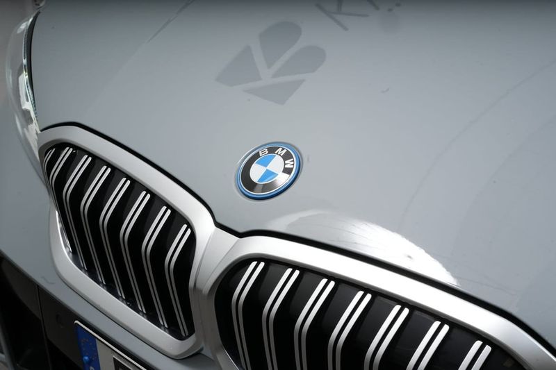 BMW 330 bild 4