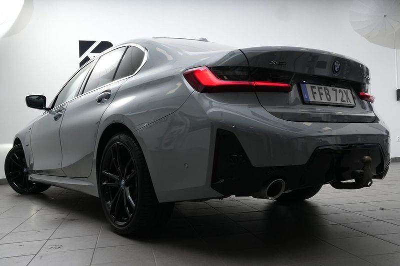 BMW 330 bild 9