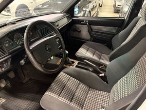 Mercedes 190 bild 5