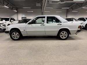 Mercedes 190 bild 2