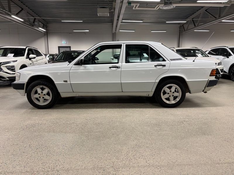 Mercedes 190 bild 2