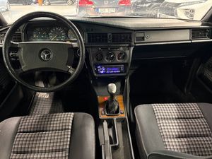 Mercedes 190 bild 8