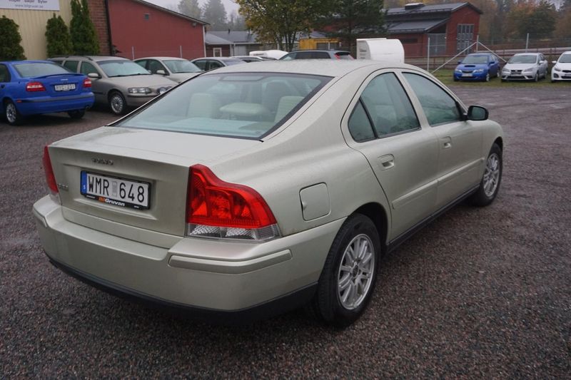 Volvo S60 bild 2