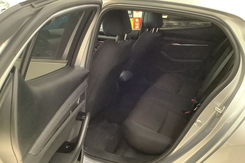Mazda 3 bild 9