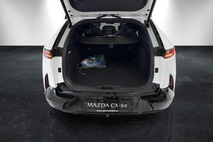 Mazda CX-6e bild 6