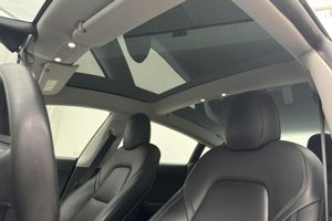Tesla Model 3 bild 17