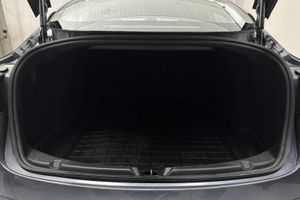 Tesla Model 3 bild 9