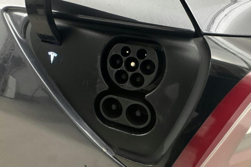 Tesla Model 3 bild 21