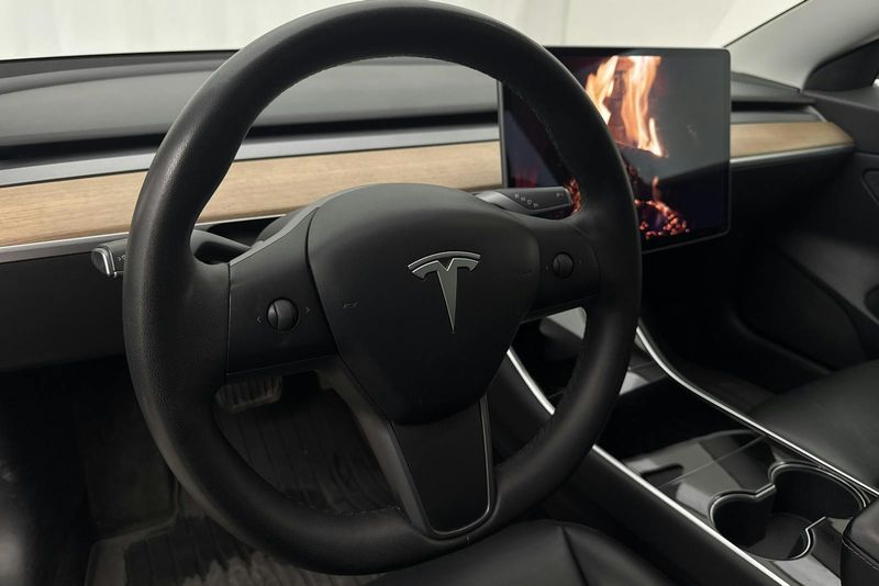 Tesla Model 3 bild 19