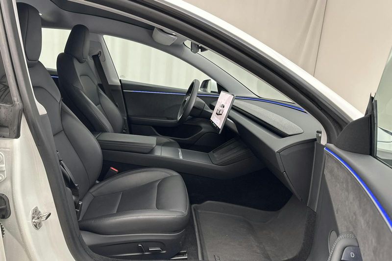 Tesla Model 3 bild 7