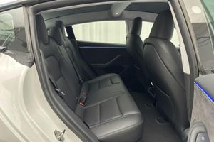 Tesla Model 3 bild 8