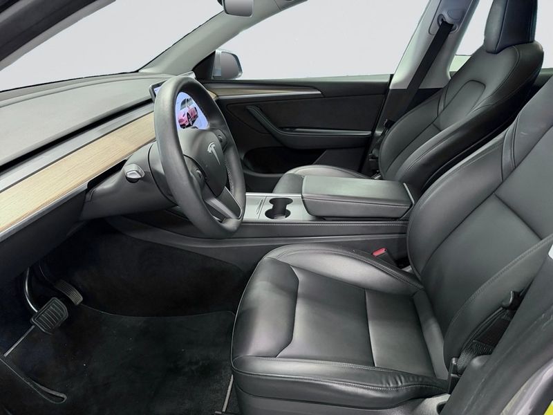 Tesla Model Y bild 11