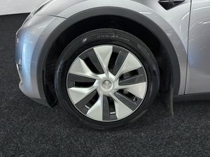 Tesla Model Y bild 16