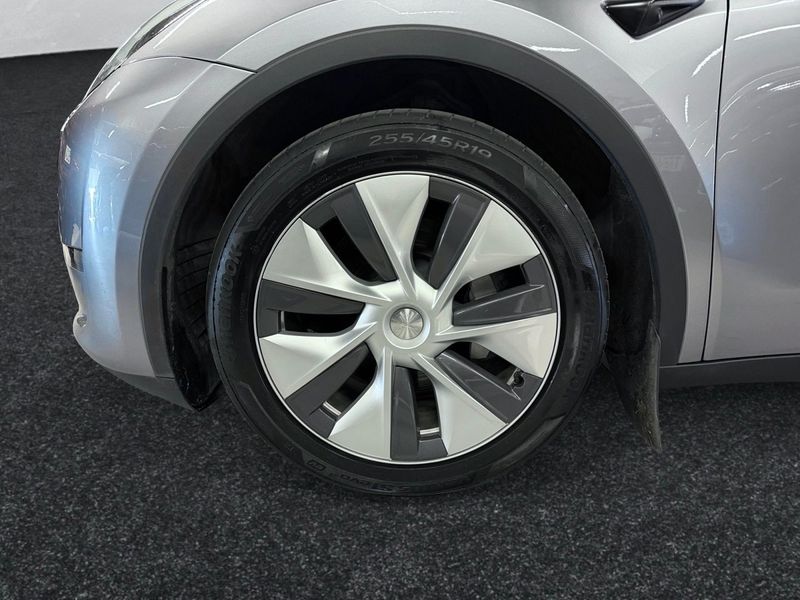 Tesla Model Y bild 16