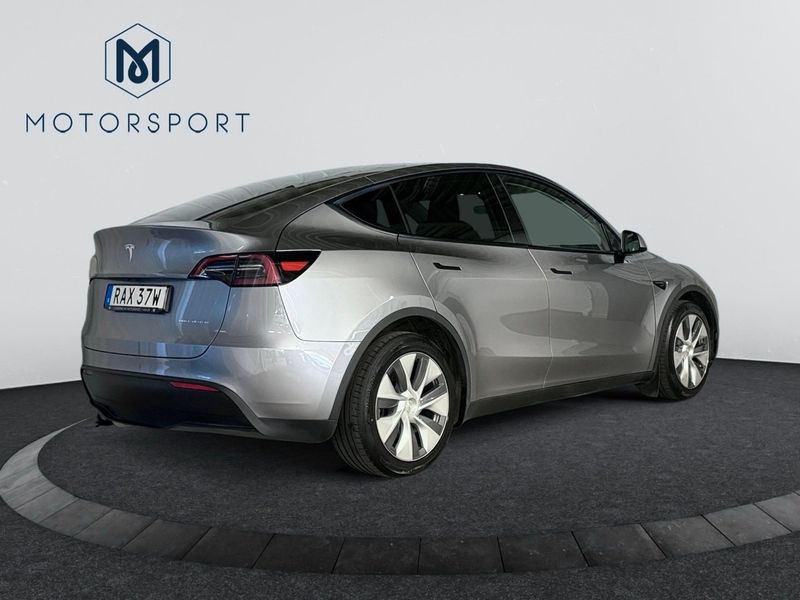 Tesla Model Y bild 8