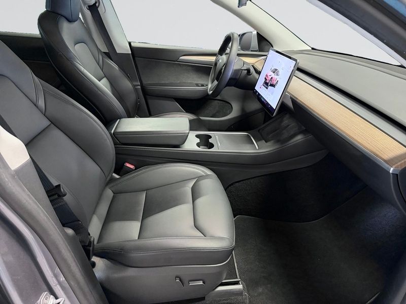 Tesla Model Y bild 17