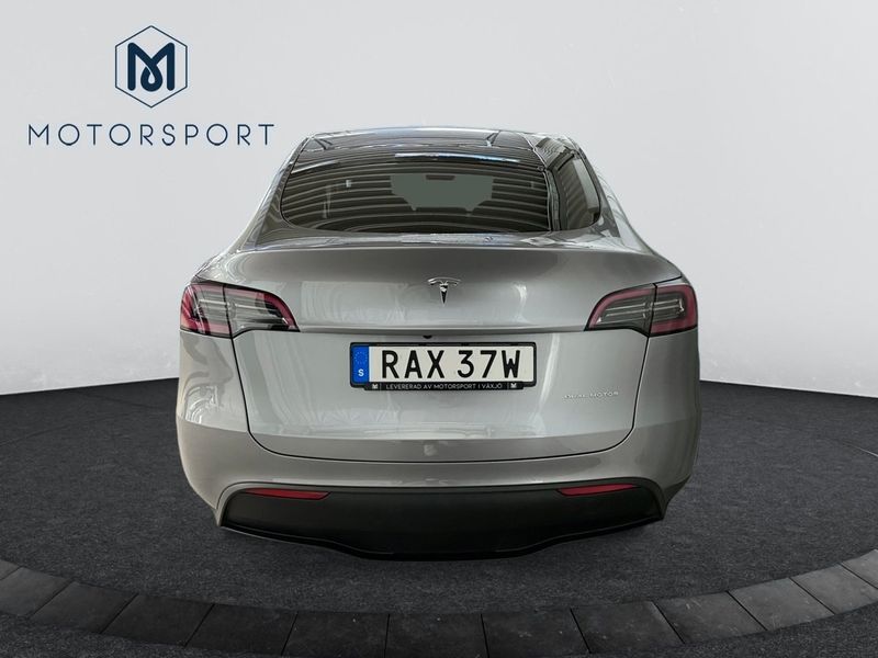 Tesla Model Y bild 7