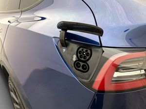 Tesla Model Y bild 28