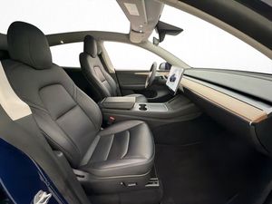 Tesla Model Y bild 23
