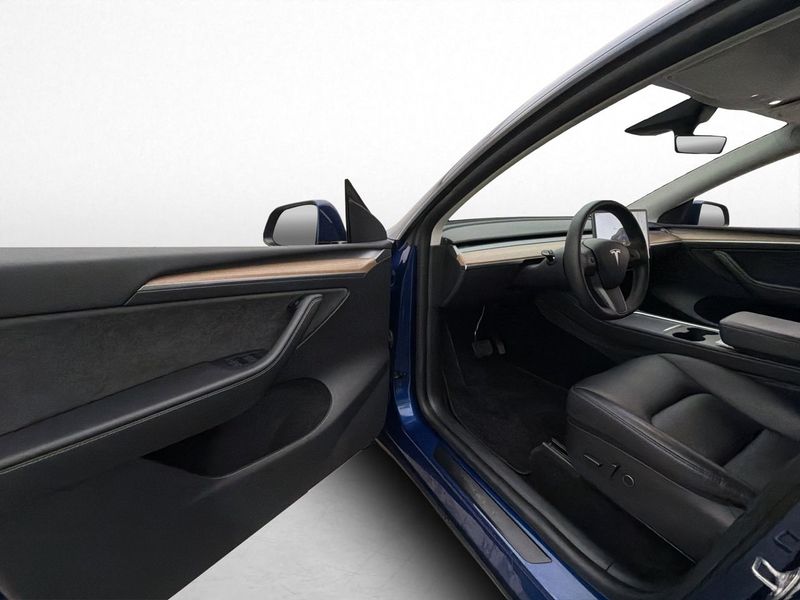 Tesla Model Y bild 11