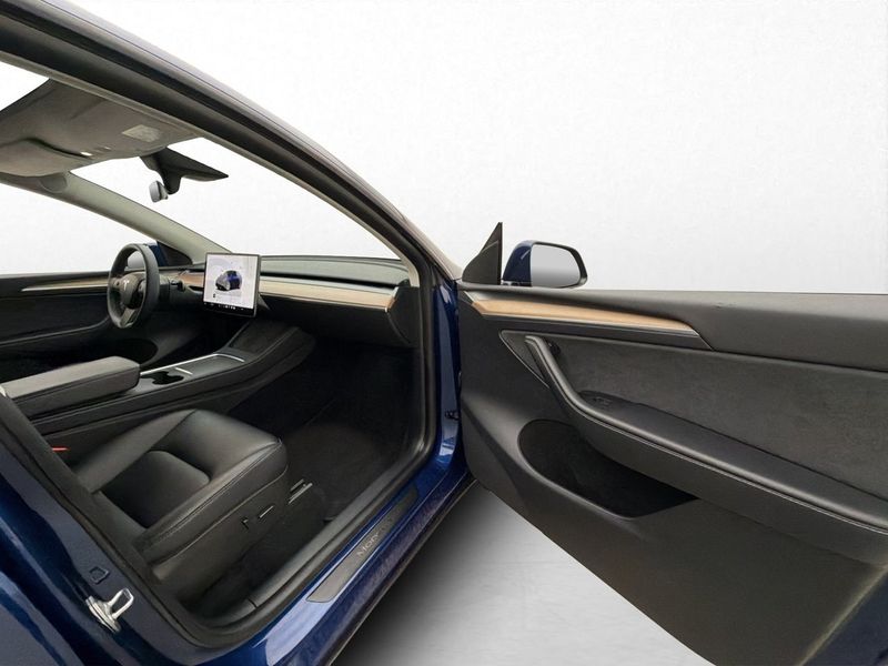 Tesla Model Y bild 24