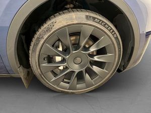 Tesla Model Y bild 32