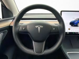 Tesla Model Y bild 15