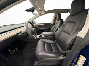 Tesla Model Y bild 12