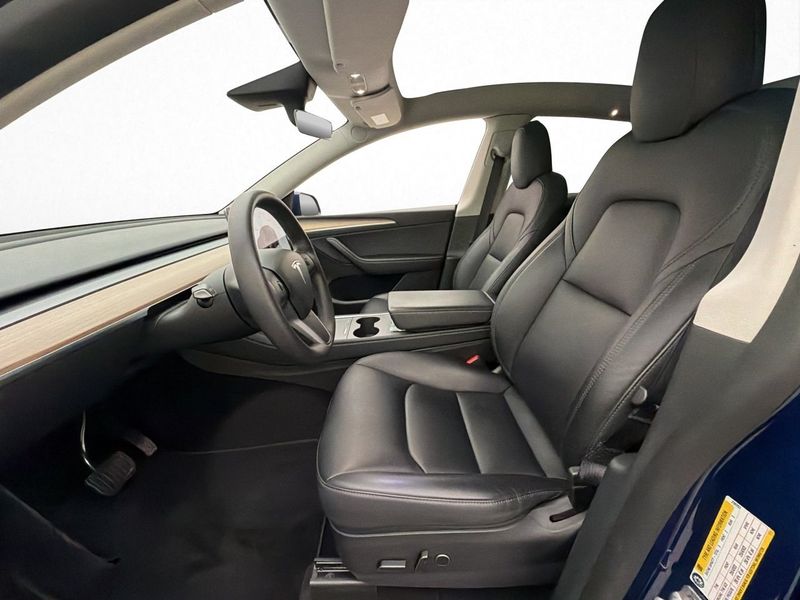 Tesla Model Y bild 12