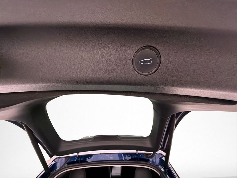 Tesla Model Y bild 26
