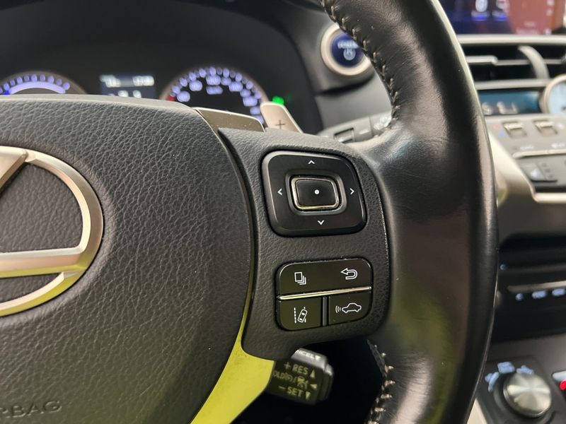 Lexus NX bild 18