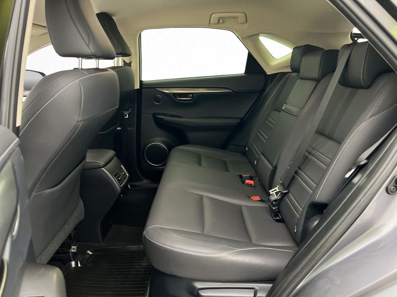 Lexus NX bild 27
