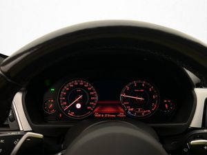 BMW 330 bild 18