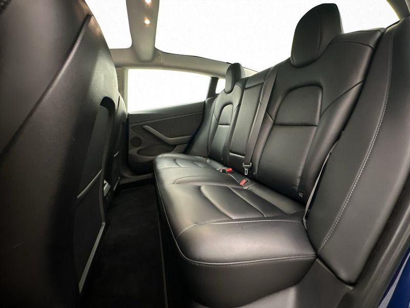 Tesla Model 3 bild 25