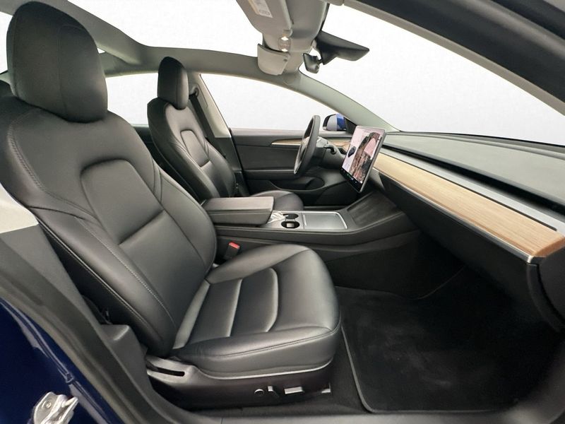 Tesla Model 3 bild 23