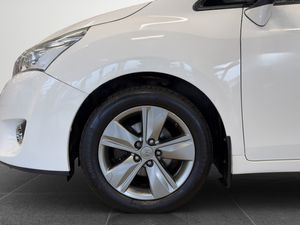 Toyota Verso bild 24